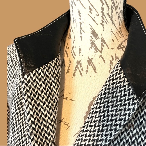 EUC Talbots Black & White Herringbone, Wool Tweed w/ Leather Blazer, Size 14 - Picture 2 of 9